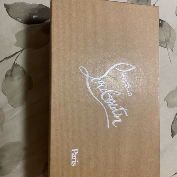 Christian Louboutin - Picture 2 of 13